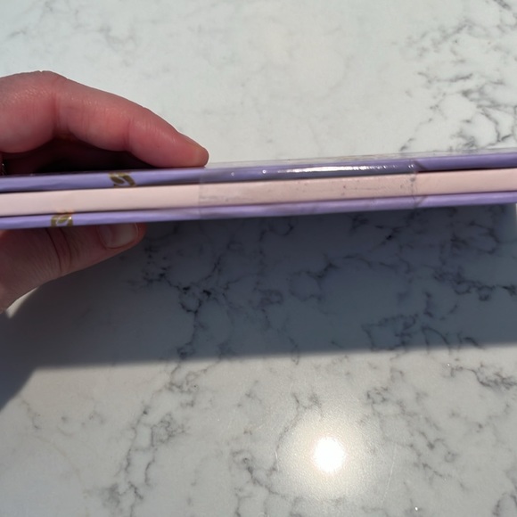 Alamar Cosmetics | 8 Pan Spanglish Pressed Pigment Palette use wet/dry - Picture 4 of 4